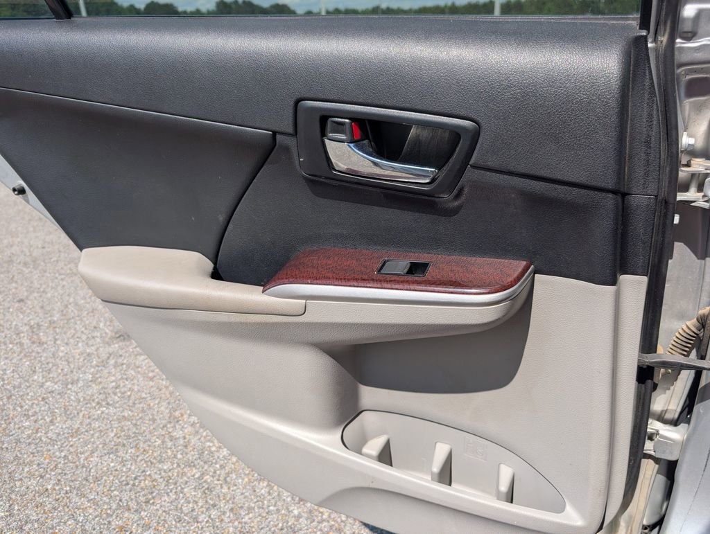 Used 2013 Toyota Camry XLE w/ Convenience Pkg FWD image 27