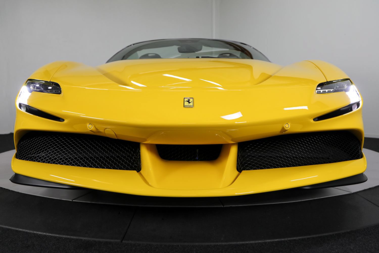 Used 2025 Ferrari SF90 Spider AWD/4WD image 17