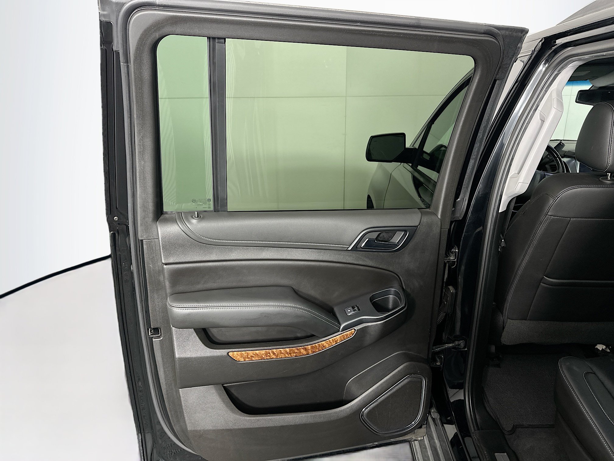 Used 2019 Chevrolet Suburban Premier w/ RST 6.2L Performance Edition AWD/4WD image 25