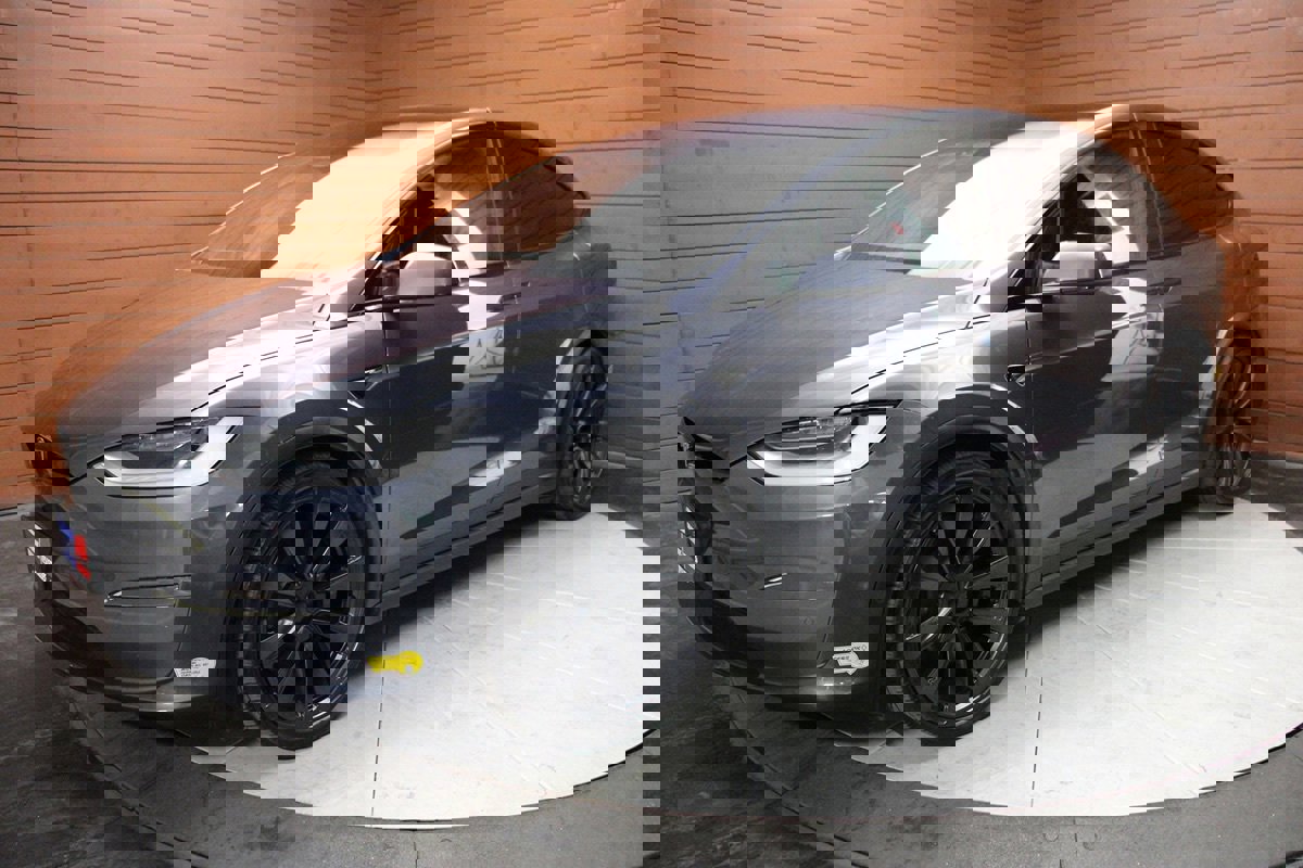 Used 2022 Tesla Model X Plaid image 33