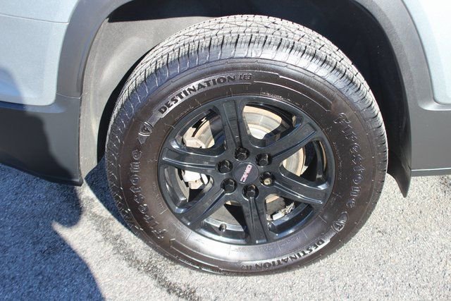 Used 2023 GMC Acadia AT4 w/ Trailering Package AWD/4WD image 9