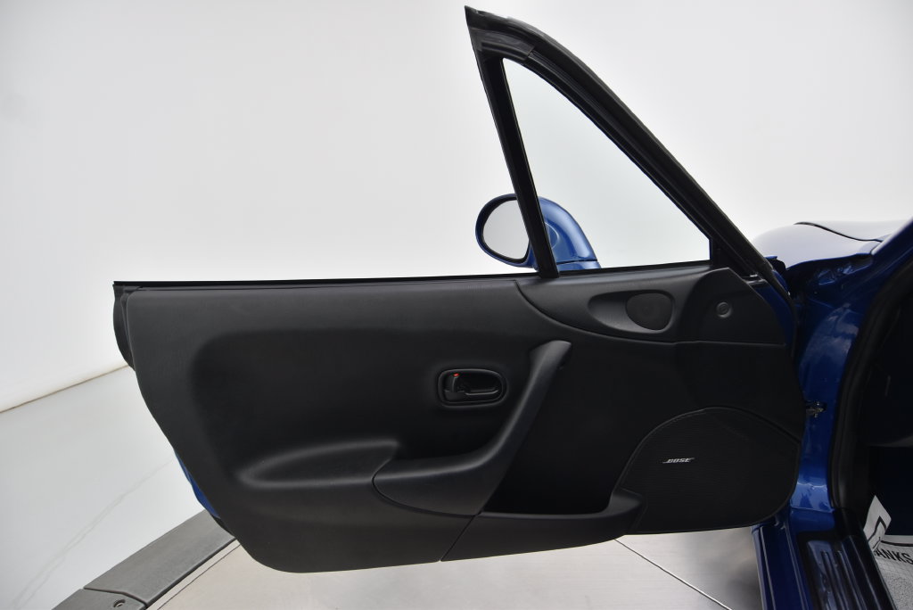 Used 1999 MAZDA MX-5 Miata 10th Anniversary Edition RWD image 33