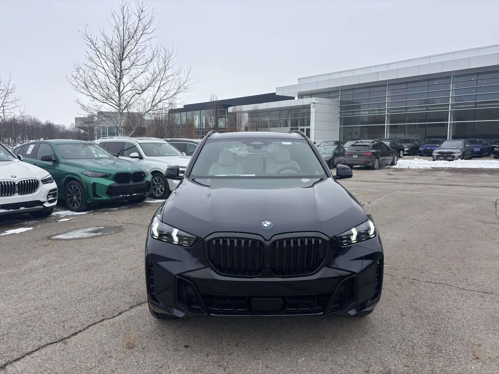 New 2026 BMW X5 xDrive40i w/ M Sport Package AWD/4WD image 2