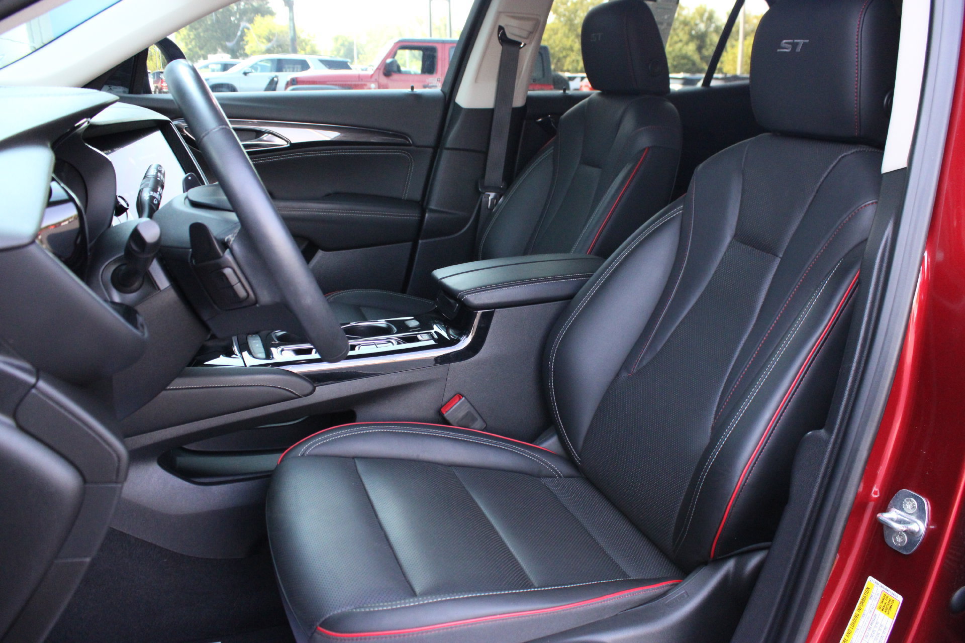 Used 2022 Buick Envision Essence w/ Sport Touring Package FWD image 15