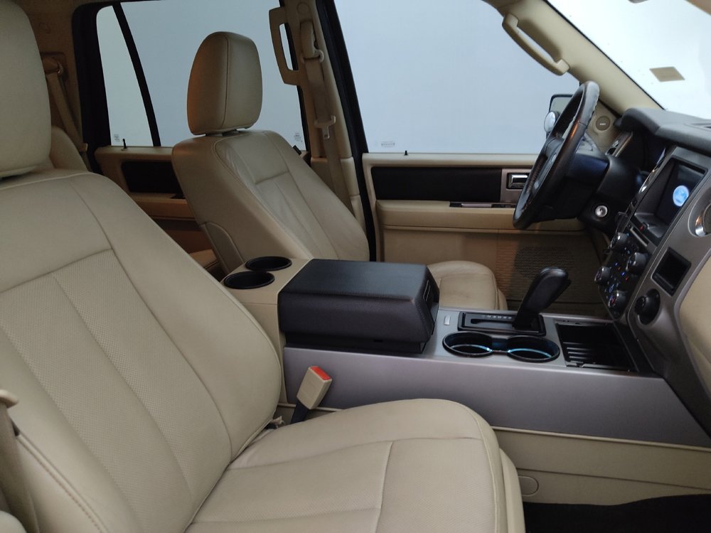 Used 2017 Ford Expedition XLT w/ Equipment Group 202A RWD image 21