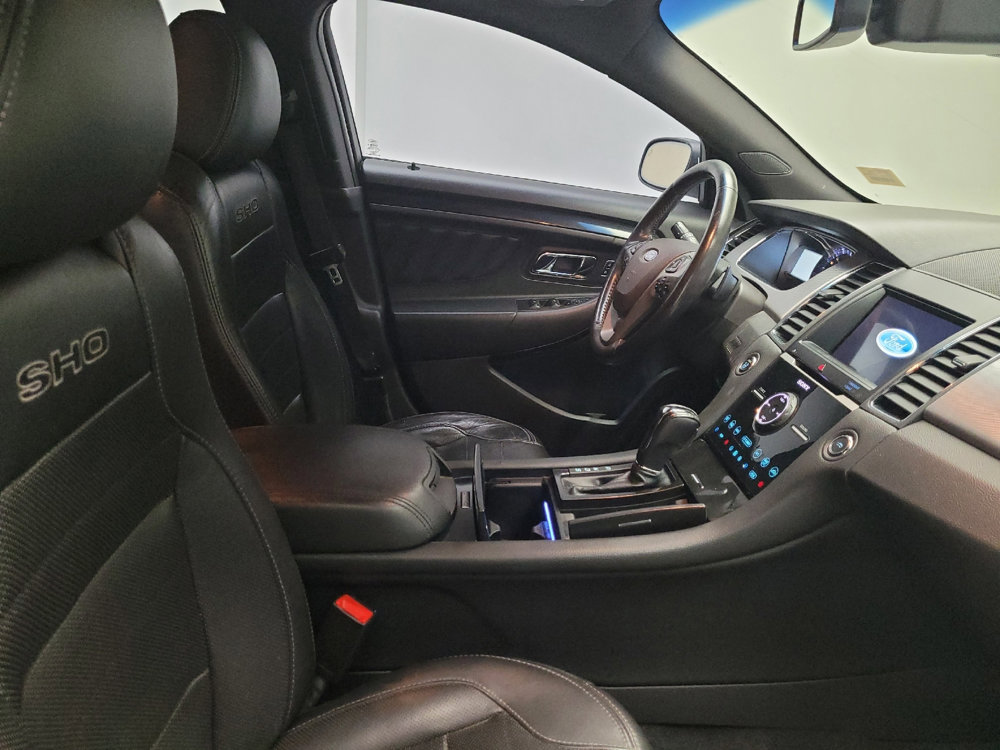 Used 2018 Ford Taurus SHO image 21