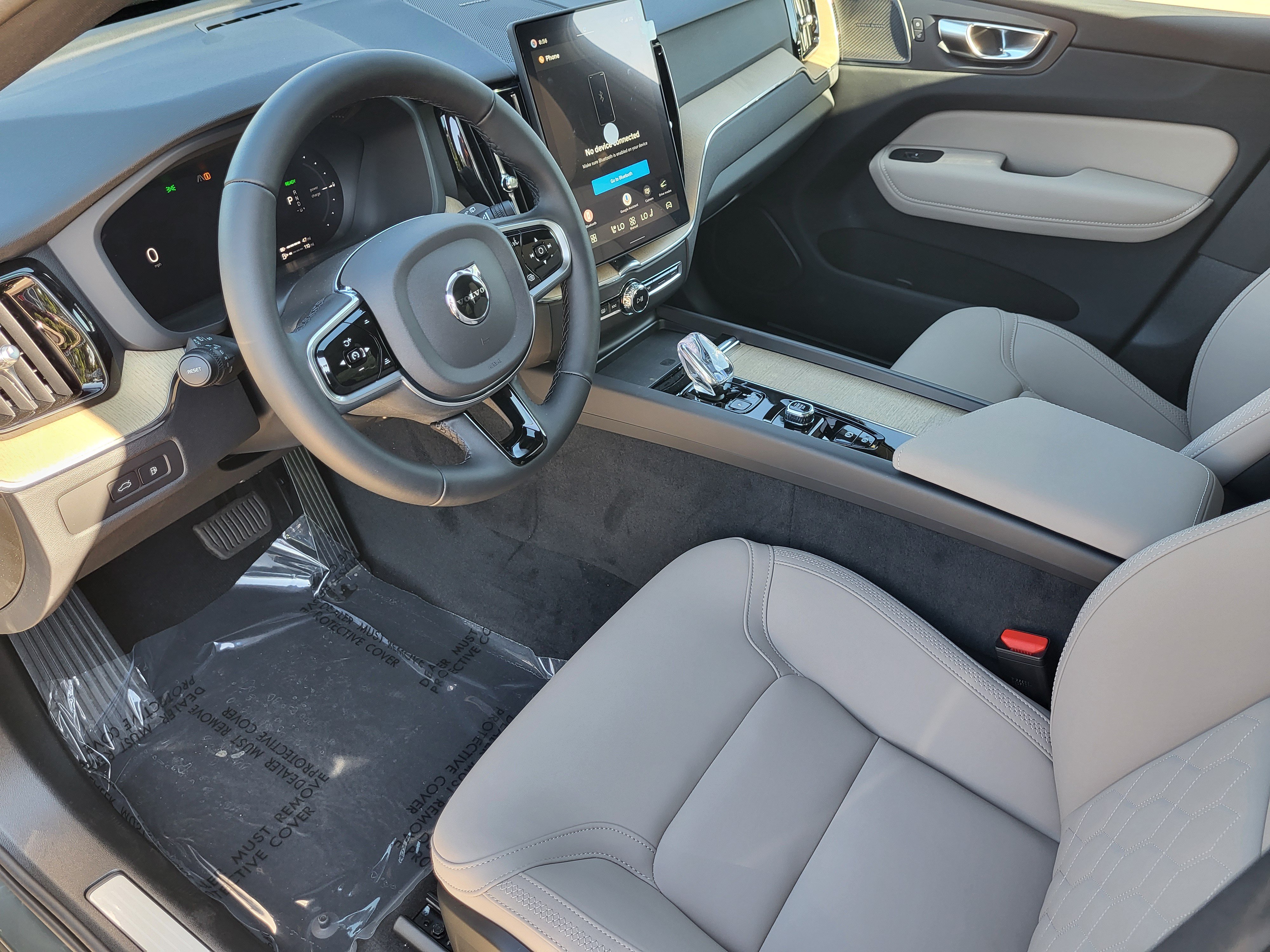 New 2026 Volvo XC60 T8 Plus w/ Protection Package Premier AWD/4WD image 9