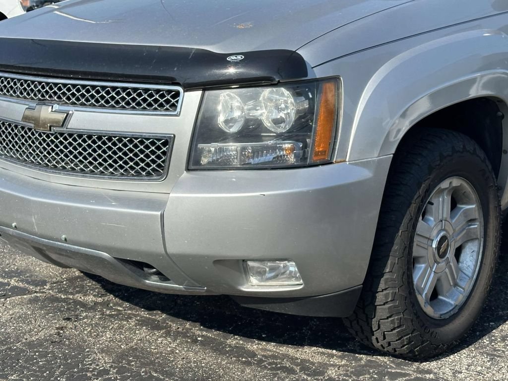 Used 2010 Chevrolet Avalanche LT w/ Luxury Package AWD/4WD image 8