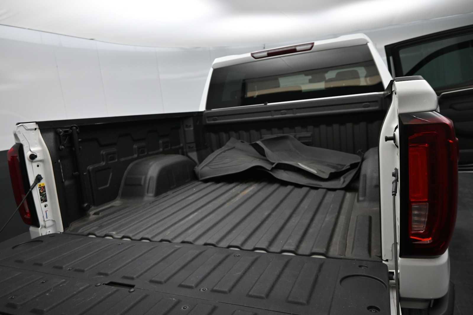 Used 2023 GMC Sierra 1500 SLT w/ SLT Premium Package AWD/4WD image 15