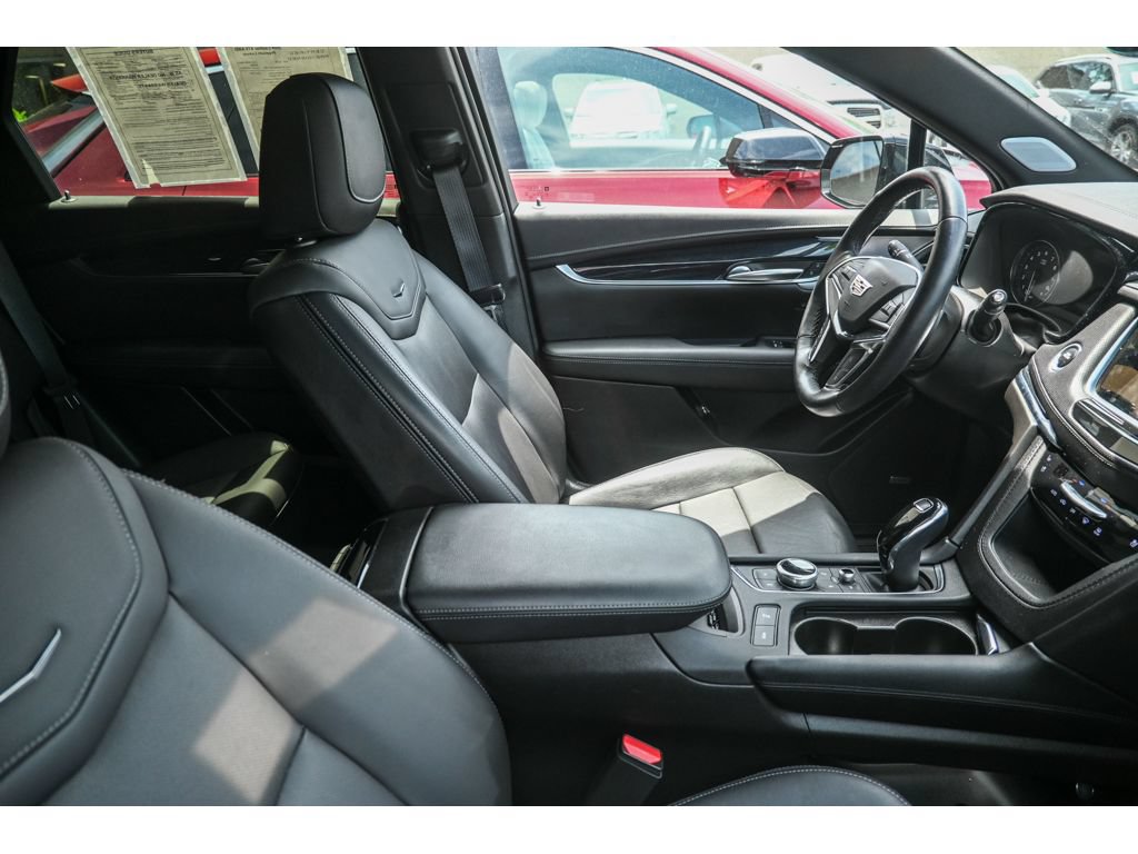 Used 2023 Cadillac XT5 Premium Luxury FWD image 9