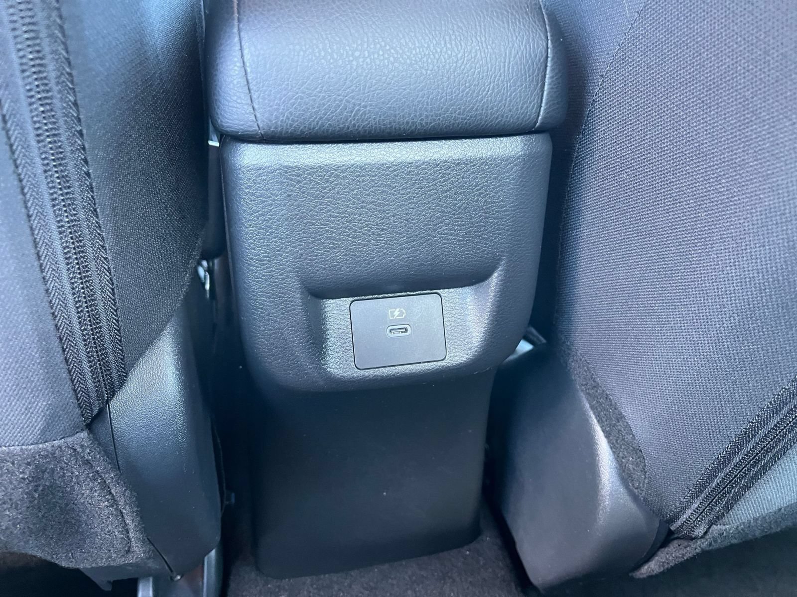Used 2025 Nissan Versa SV FWD image 19