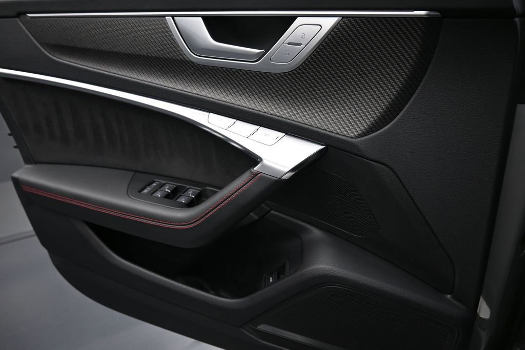 Used 2023 Audi RS 6 AWD/4WD image 24