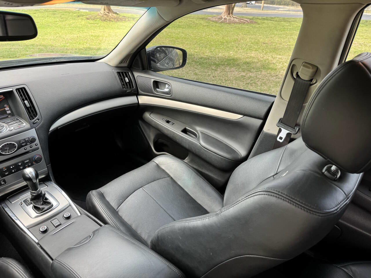 Used 2013 INFINITI G37 x AWD 4dr Sedan w/ Premium Pkg image 16