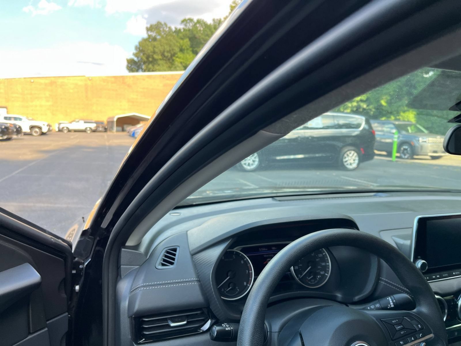 Used 2025 Nissan Sentra SV FWD image 35