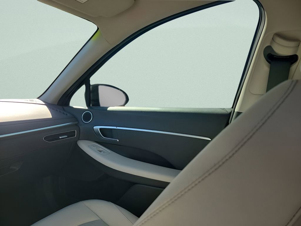 Used 2022 Hyundai Sonata SEL w/ Cargo Package image 3