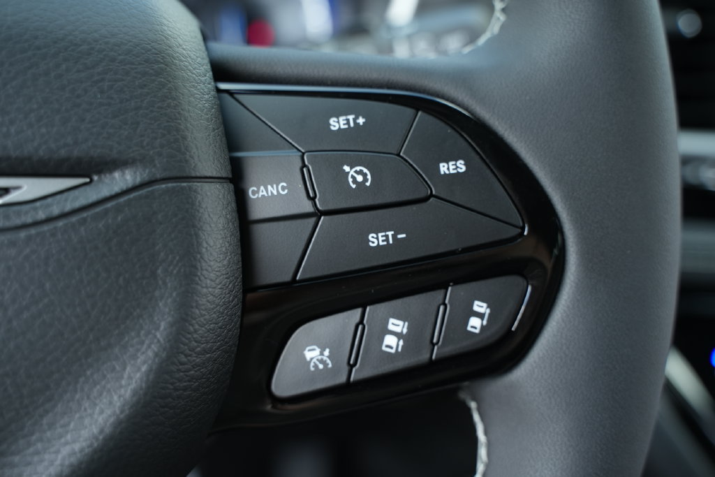 New 2027 Chrysler Pacifica Limited FWD image 31