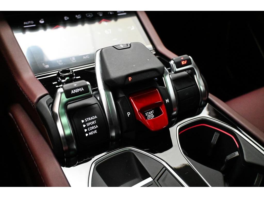 Used 2025 Lamborghini Urus SE image 24