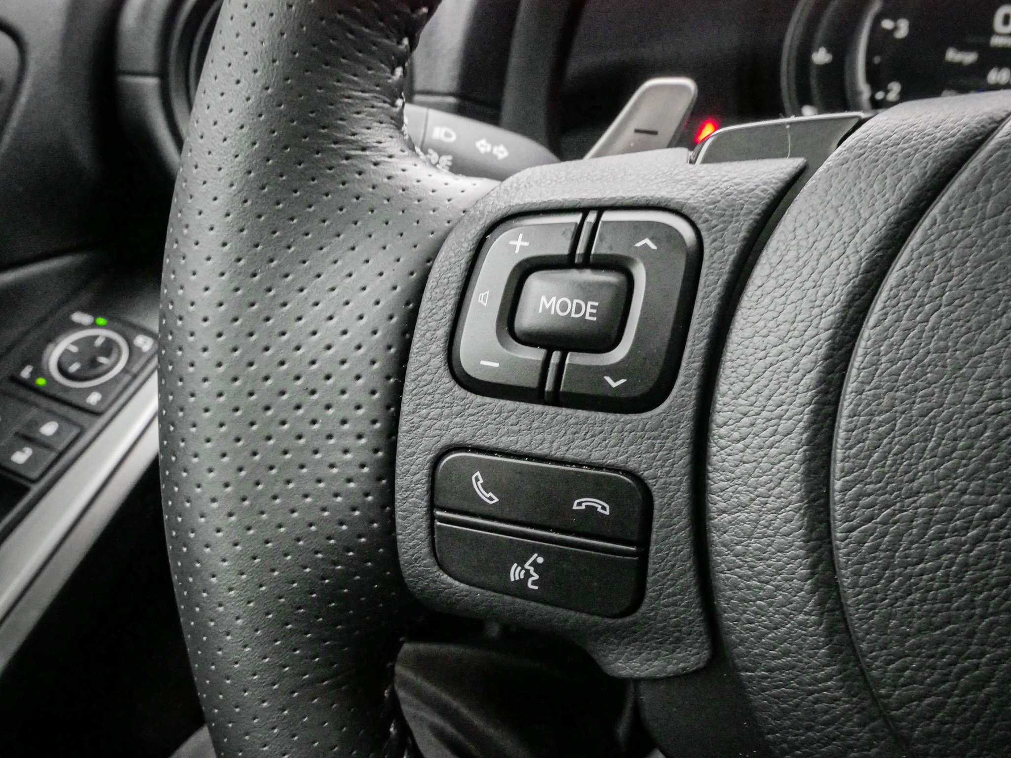 Used 2025 Lexus IS 500 IS 500 F SPORT Performance image 19