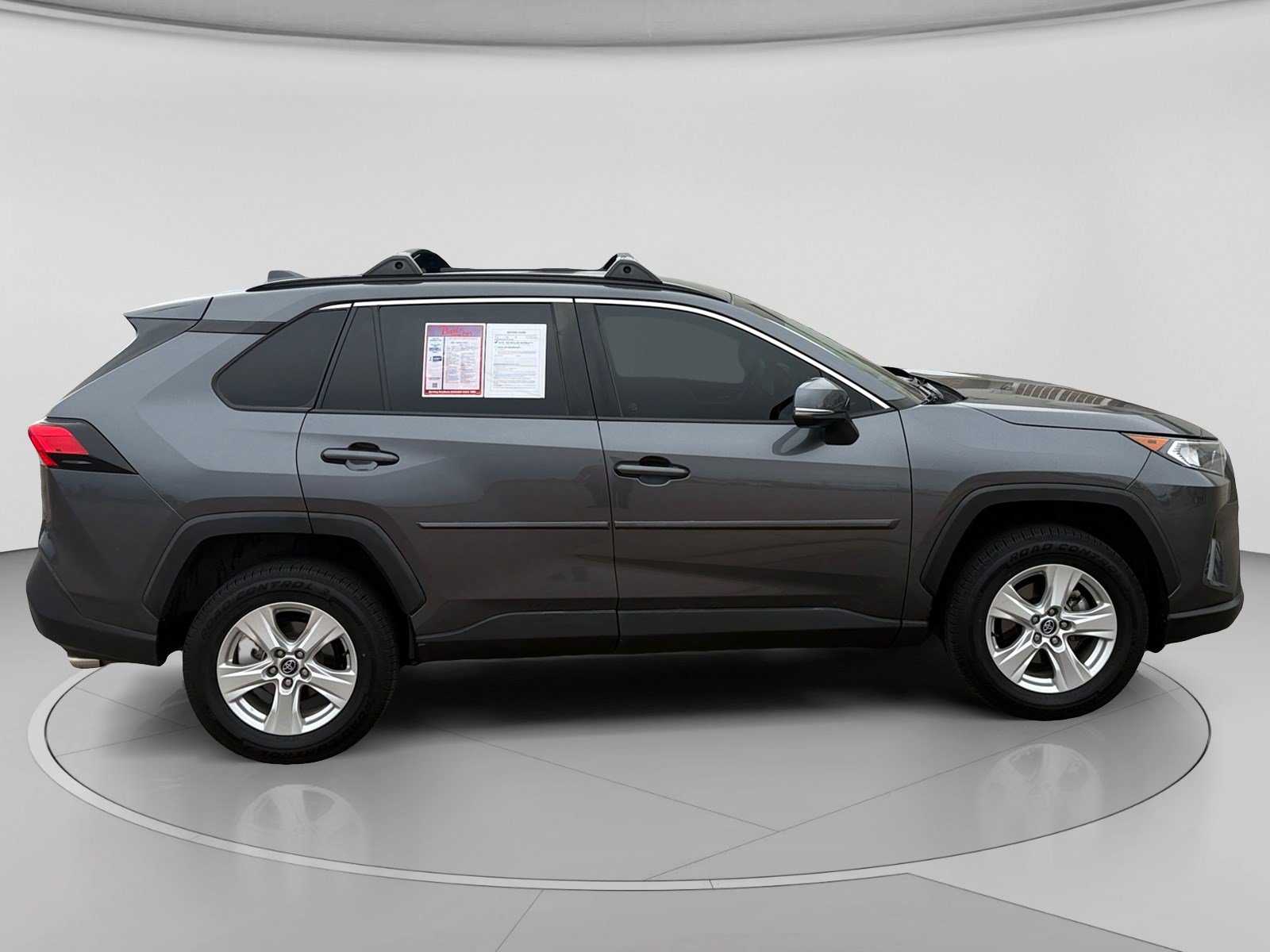 Used 2021 Toyota RAV4 XLE AWD/4WD image 6