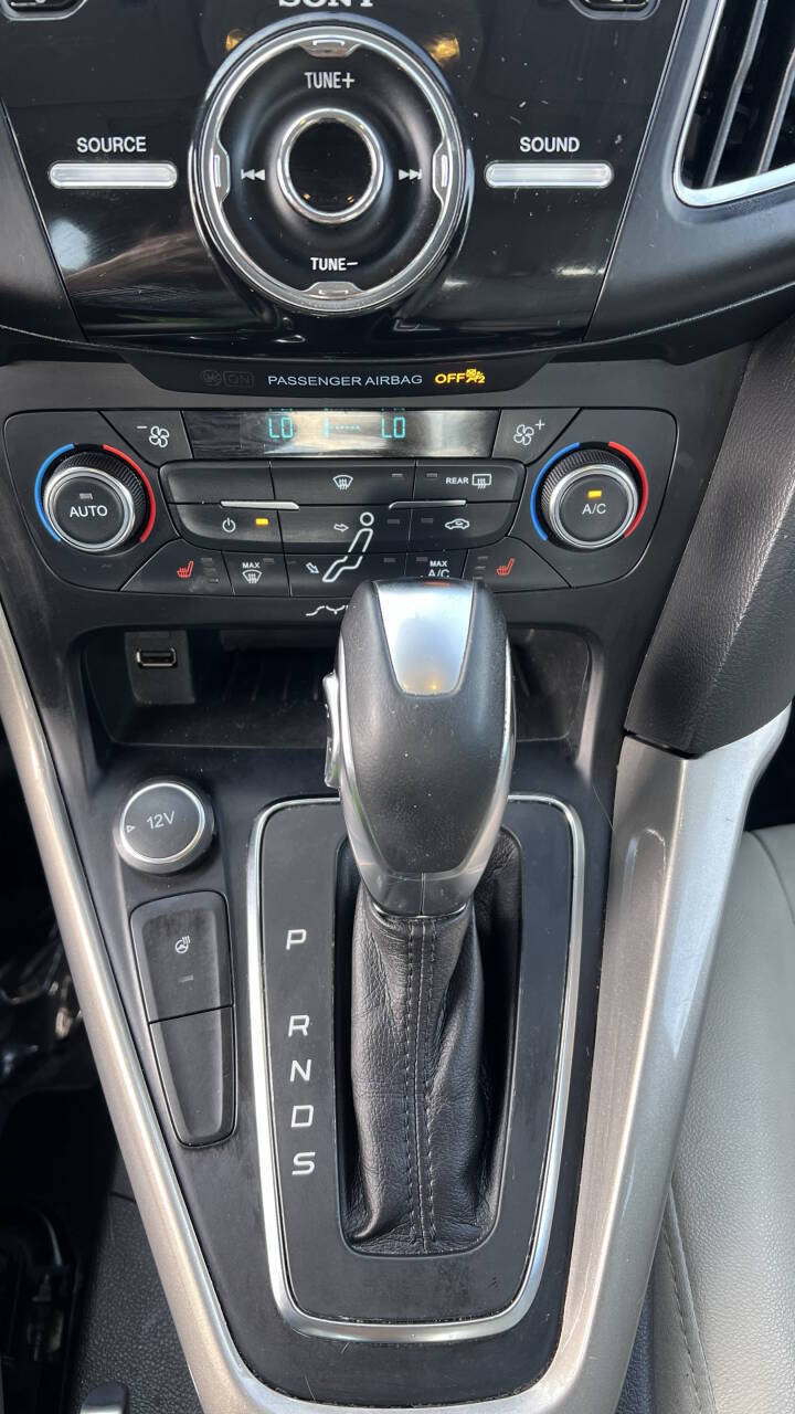 Used 2017 Ford Focus Titanium FWD image 24