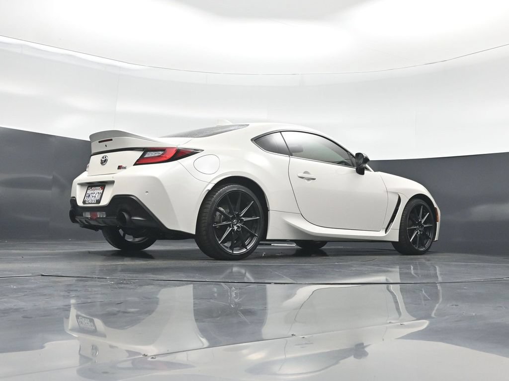 Used 2024 Toyota GR86 Premium RWD image 44