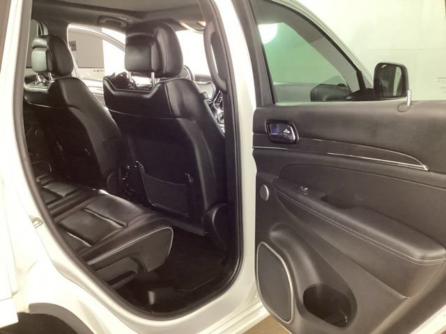 Used 2019 Jeep Grand Cherokee Overland AWD/4WD image 17