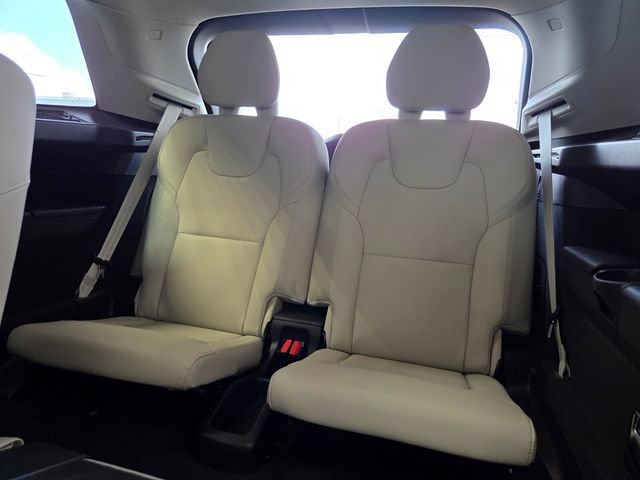 Certified 2025 Volvo XC90 B5 Plus w/ Protection Package Premier AWD/4WD image 23