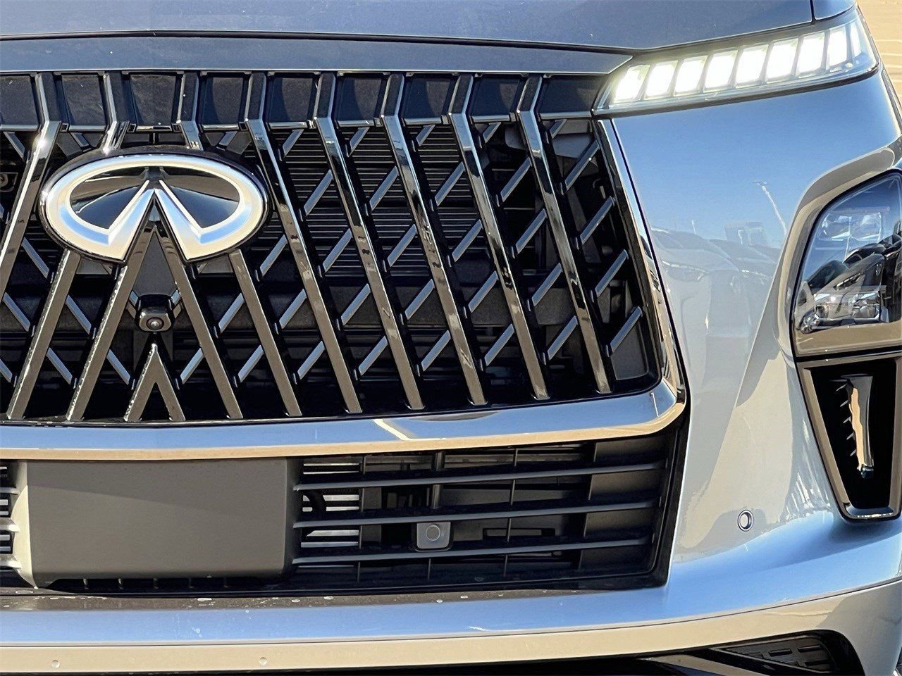 New 2026 INFINITI QX80 4WD image 8