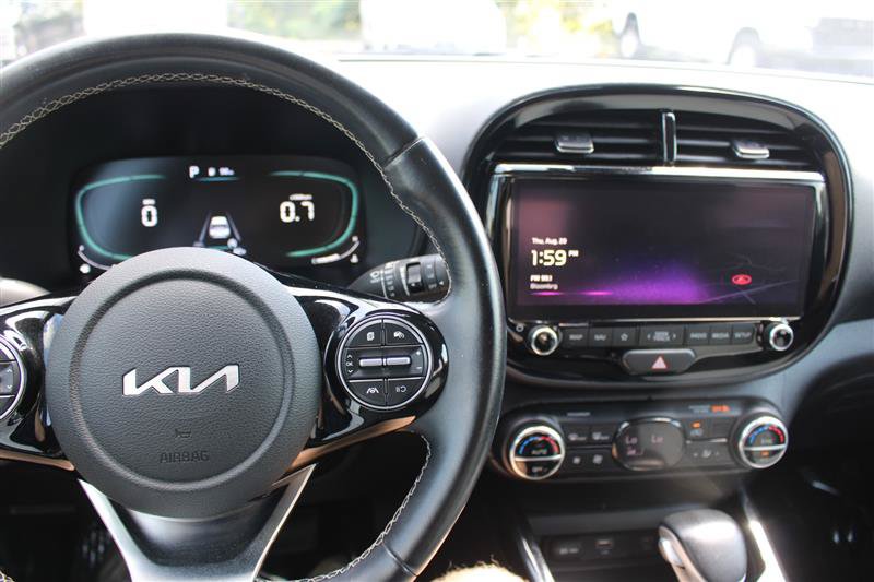 Used 2023 Kia Soul GT-Line FWD image 14
