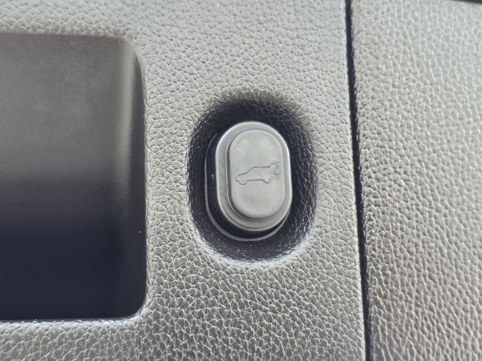 Used 2019 Cadillac Escalade 2WD image 21