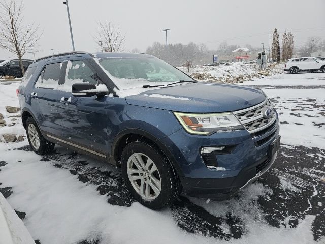 Used 2018 Ford Explorer XLT w/ Equipment Group 202A image 3