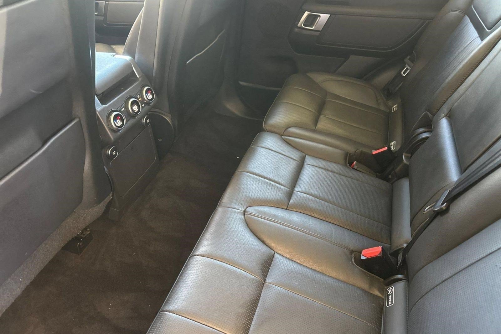 Used 2020 Land Rover Discovery Landmark AWD/4WD image 29