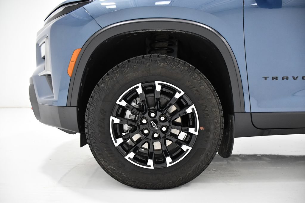 Used 2025 Chevrolet Traverse Z71 w/ Driver Confidence Package AWD/4WD image 7