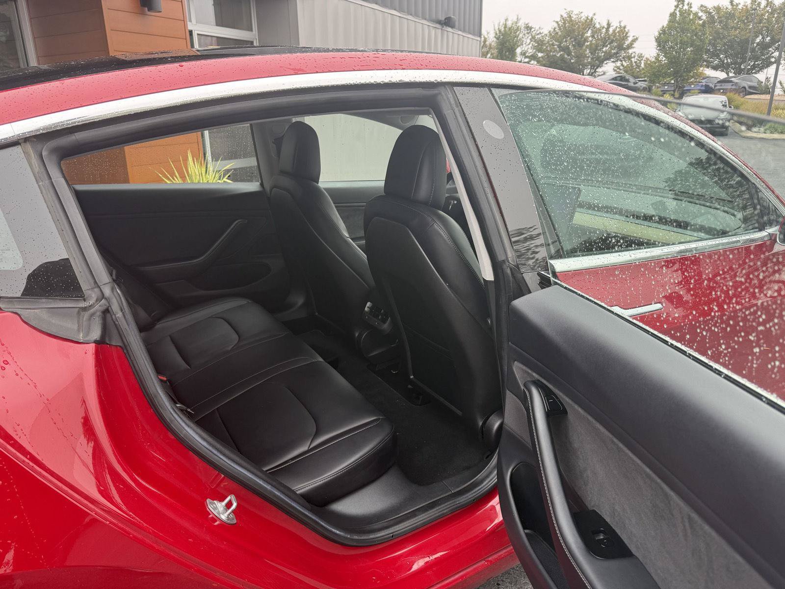 Used 2018 Tesla Model 3 Long Range RWD image 10