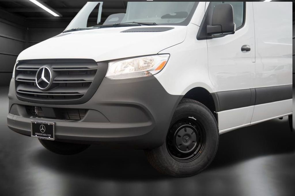 Used 2025 Mercedes-Benz Sprinter 2500 image 14