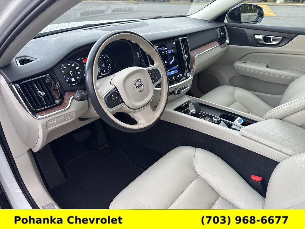 Used 2022 Volvo S60 B5 Momentum w/ Premium Package FWD image 21