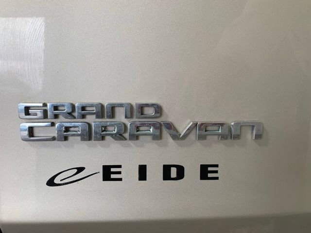 Used 2013 Dodge Grand Caravan SXT FWD image 35