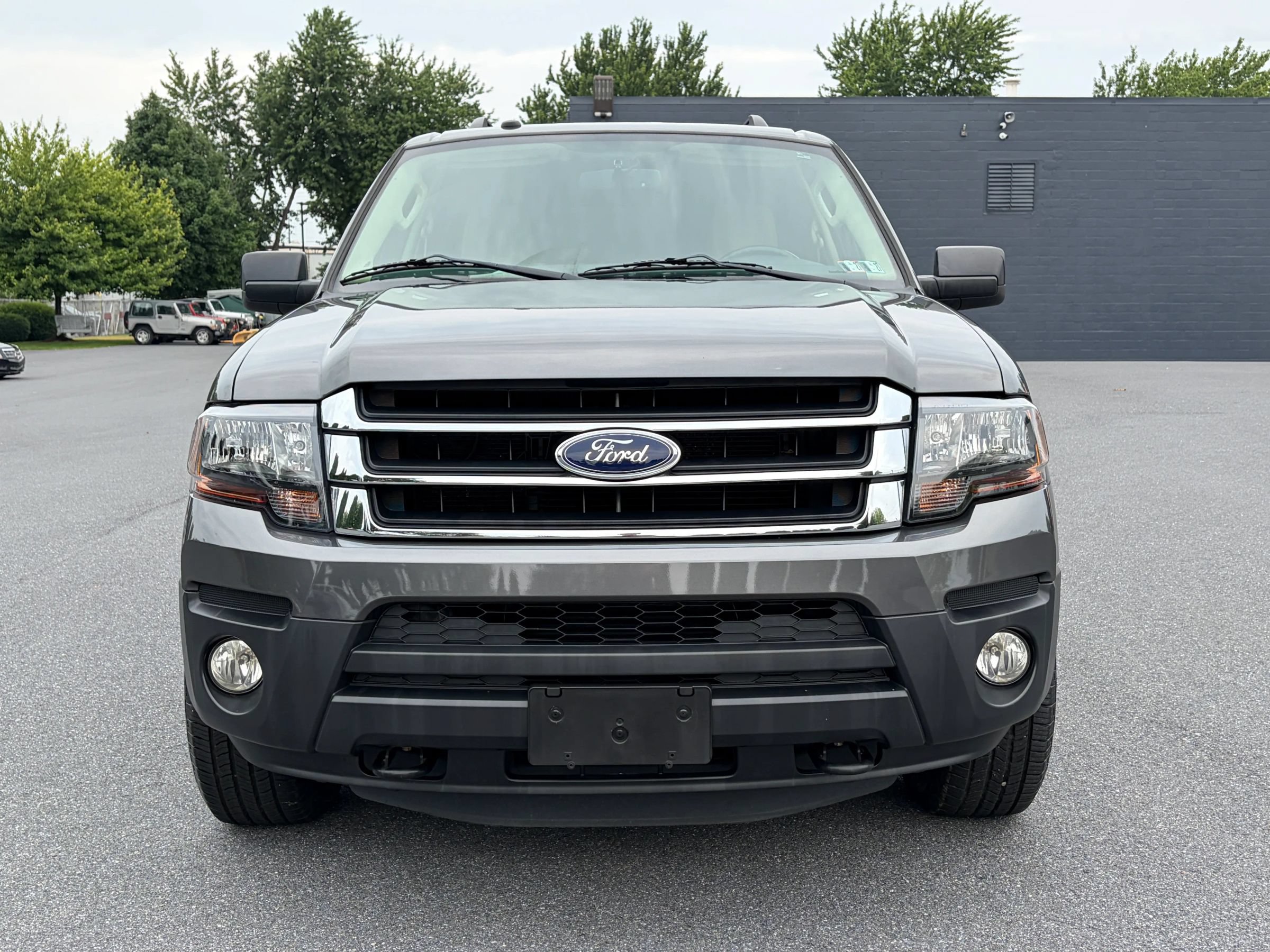 Used 2016 Ford Expedition XL AWD/4WD image 2