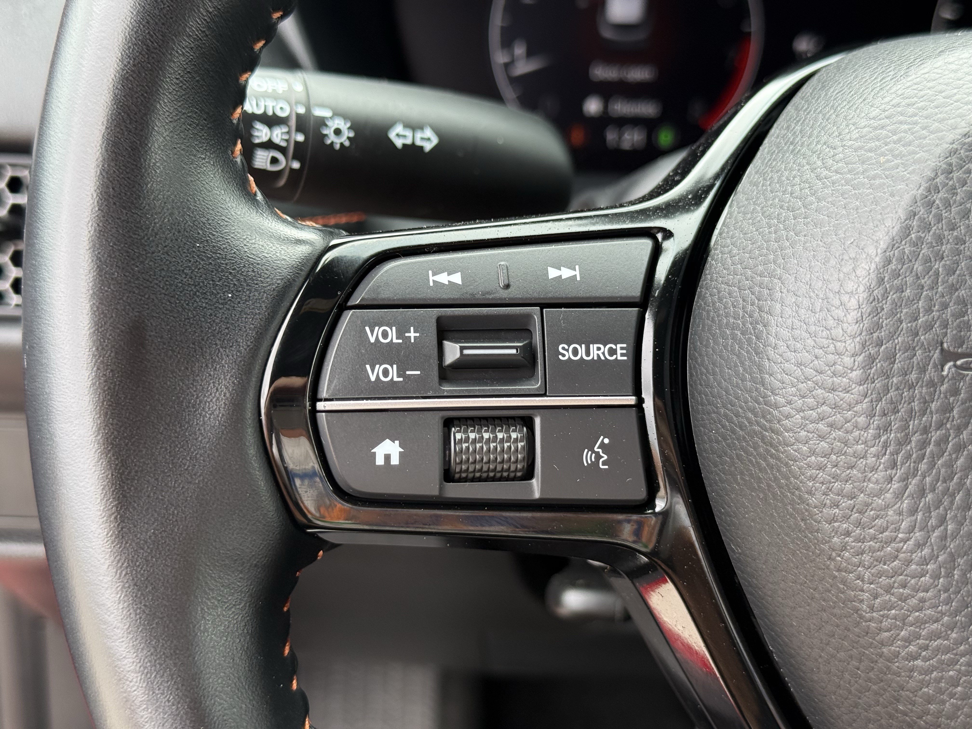 Used 2025 Honda HR-V Sport image 16