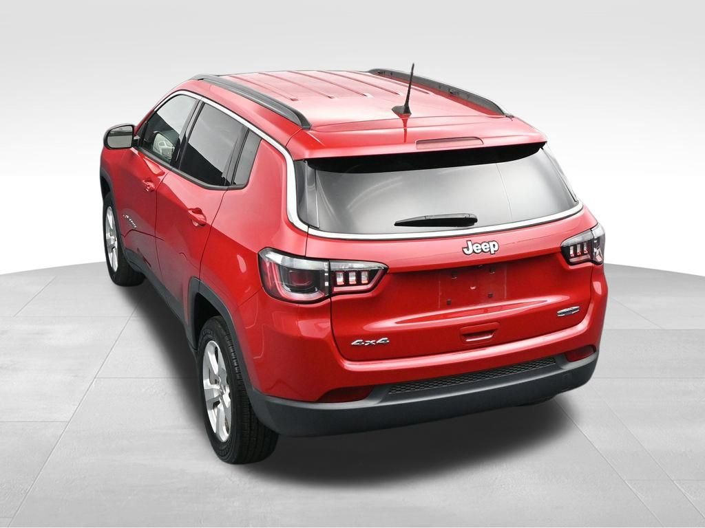 Used 2020 Jeep Compass Latitude w/ Cold Weather Group AWD/4WD image 29