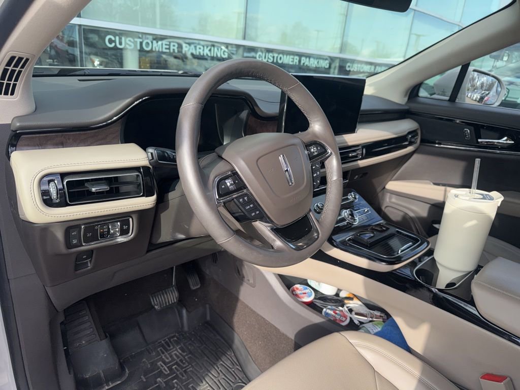 Used 2022 Lincoln Nautilus Reserve image 7