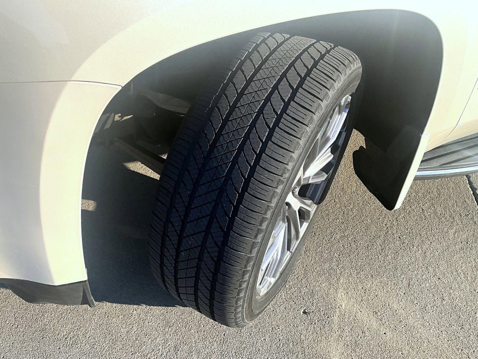 Used 2015 GMC Yukon Denali w/ Touring Package image 28