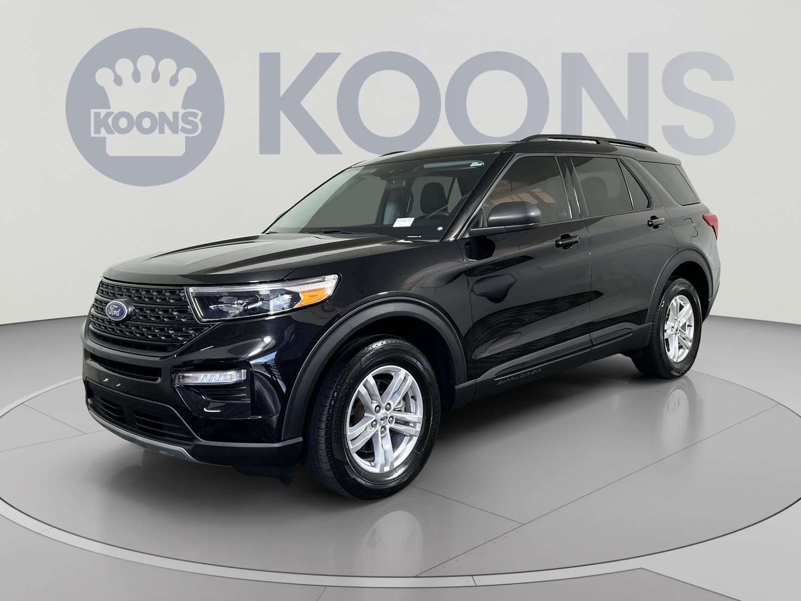 Certified 2022 Ford Explorer XLT w/ Equipment Group 202A AWD/4WD image 1