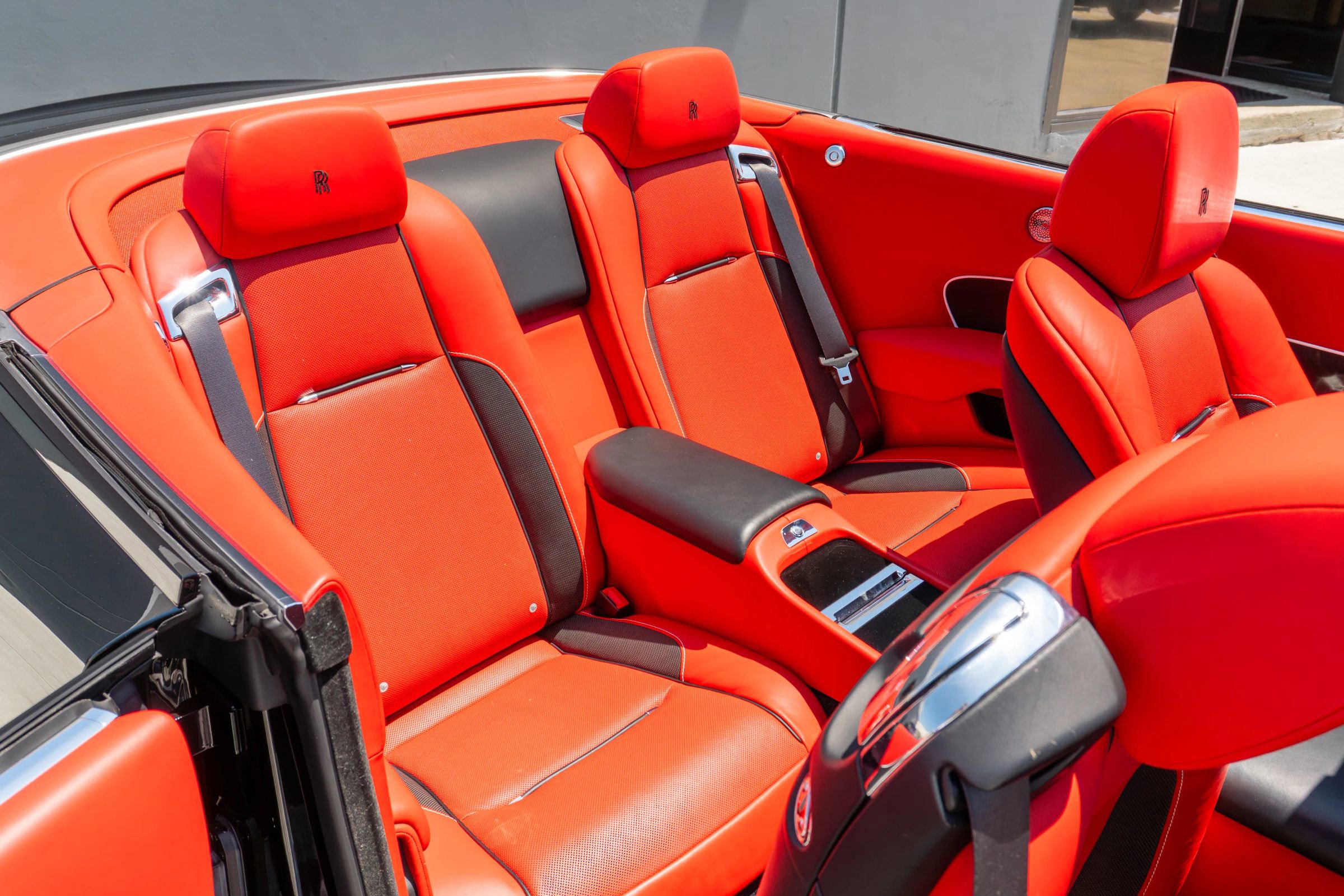 Used 2019 Rolls-Royce Dawn RWD image 17