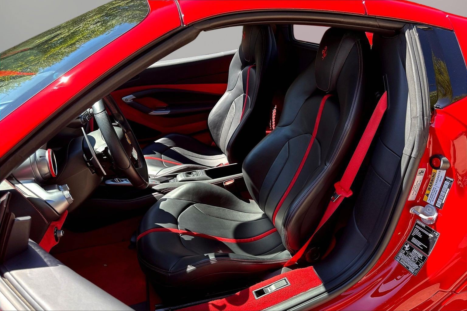 Used 2023 Ferrari F8 Spider RWD image 19