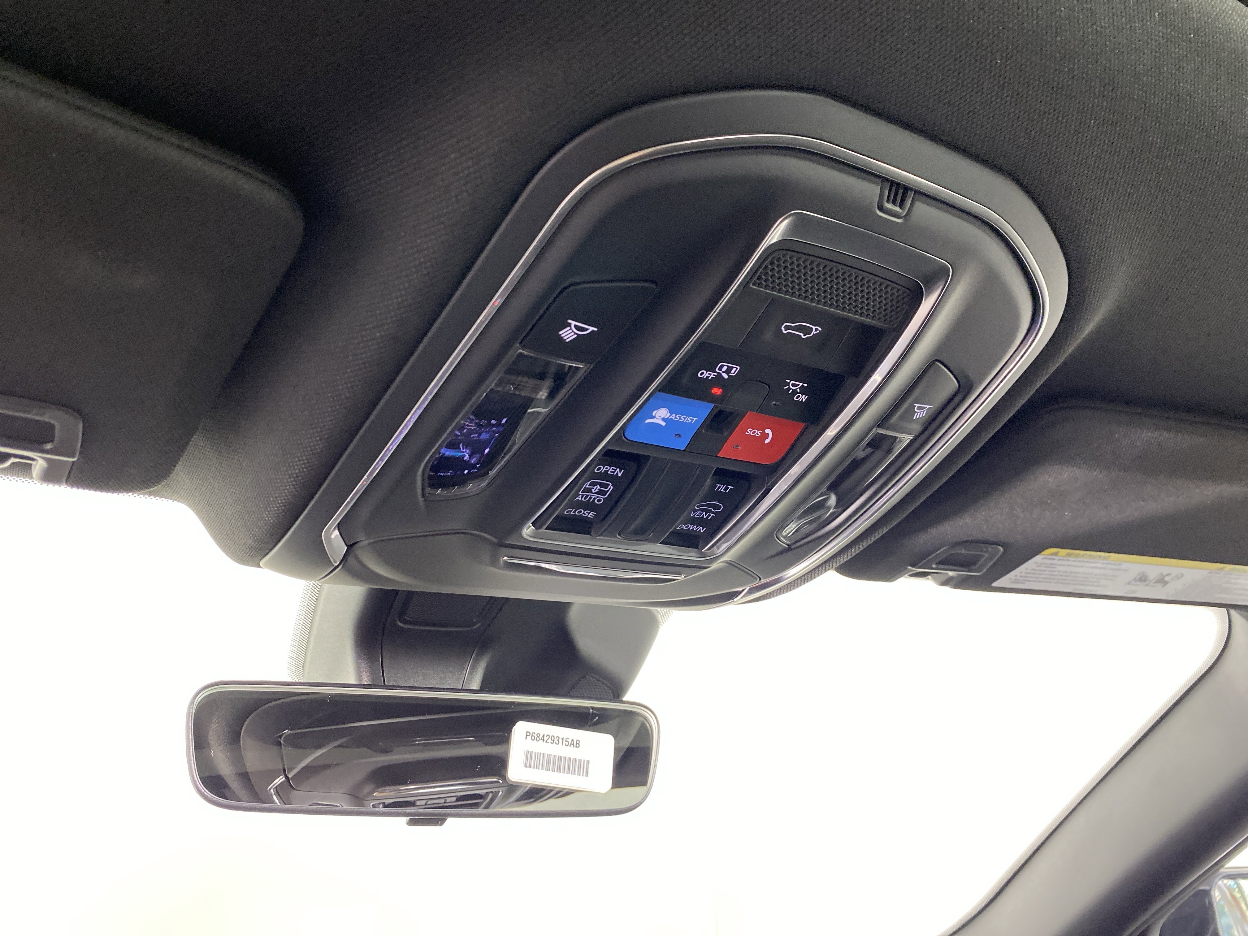 New 2025 Jeep Grand Cherokee Altitude image 25