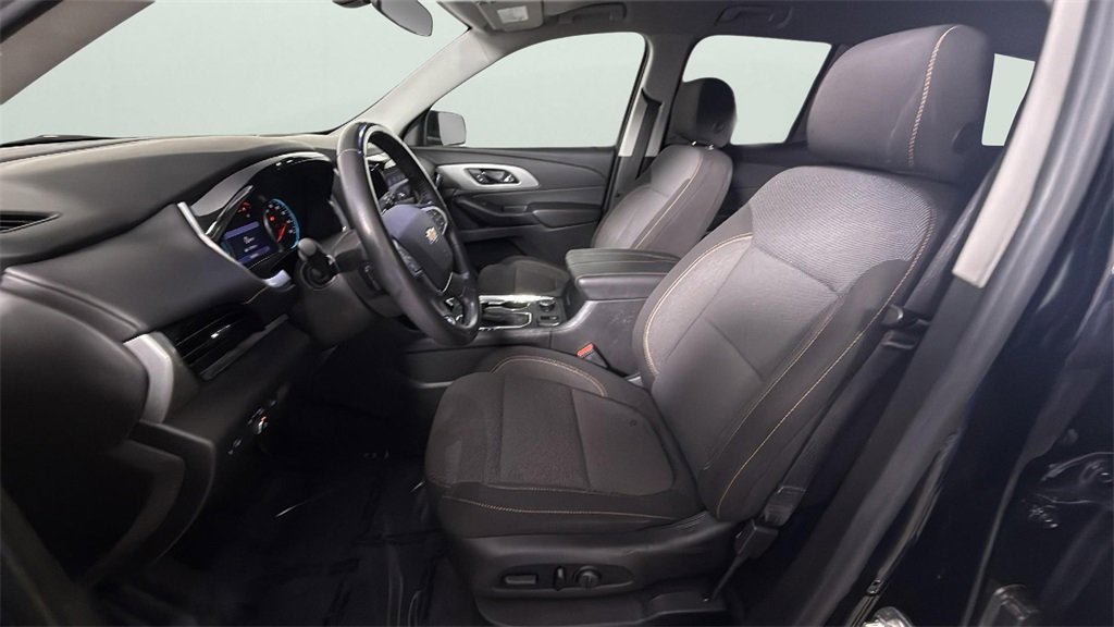 Used 2021 Chevrolet Traverse LT image 17