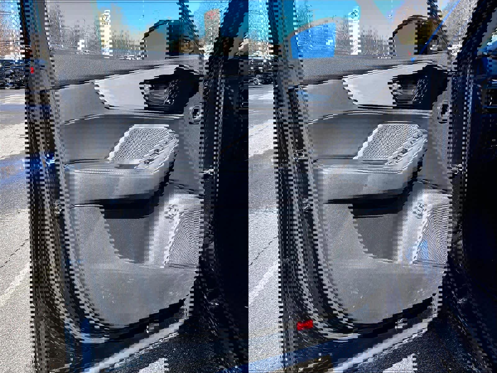 Used 2023 Acura MDX SH-AWD w/ Technology Package image 9