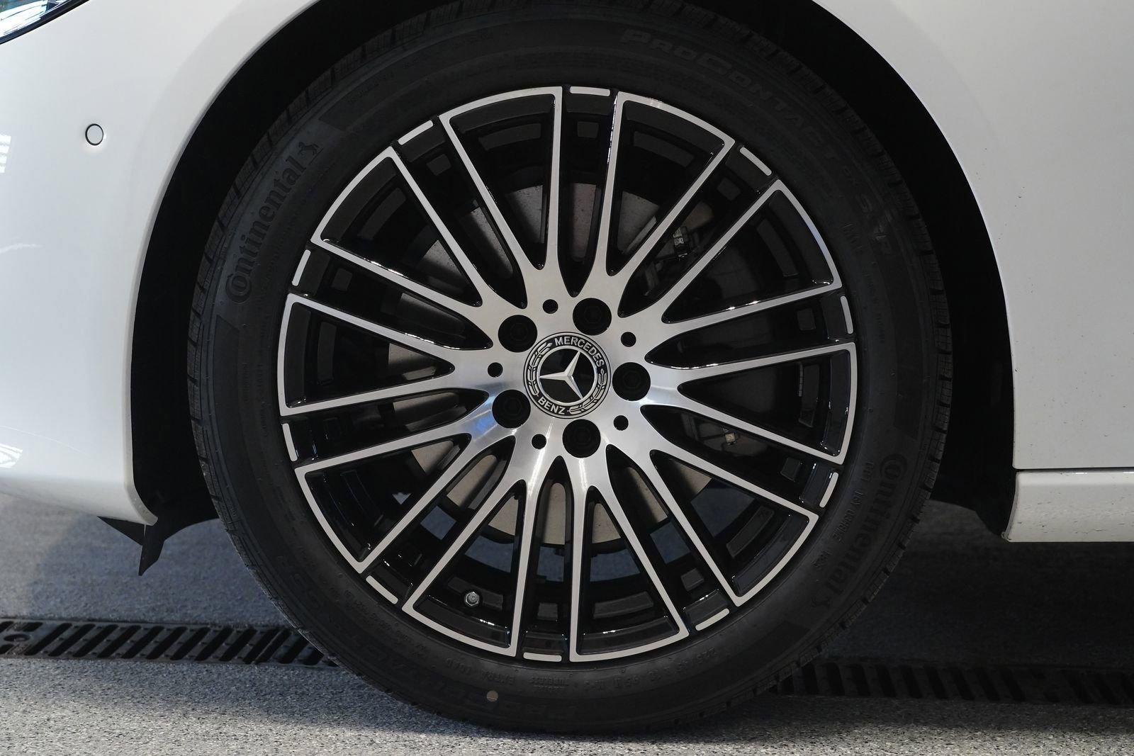 New 2026 Mercedes-Benz C 300 4MATIC Sedan image 11