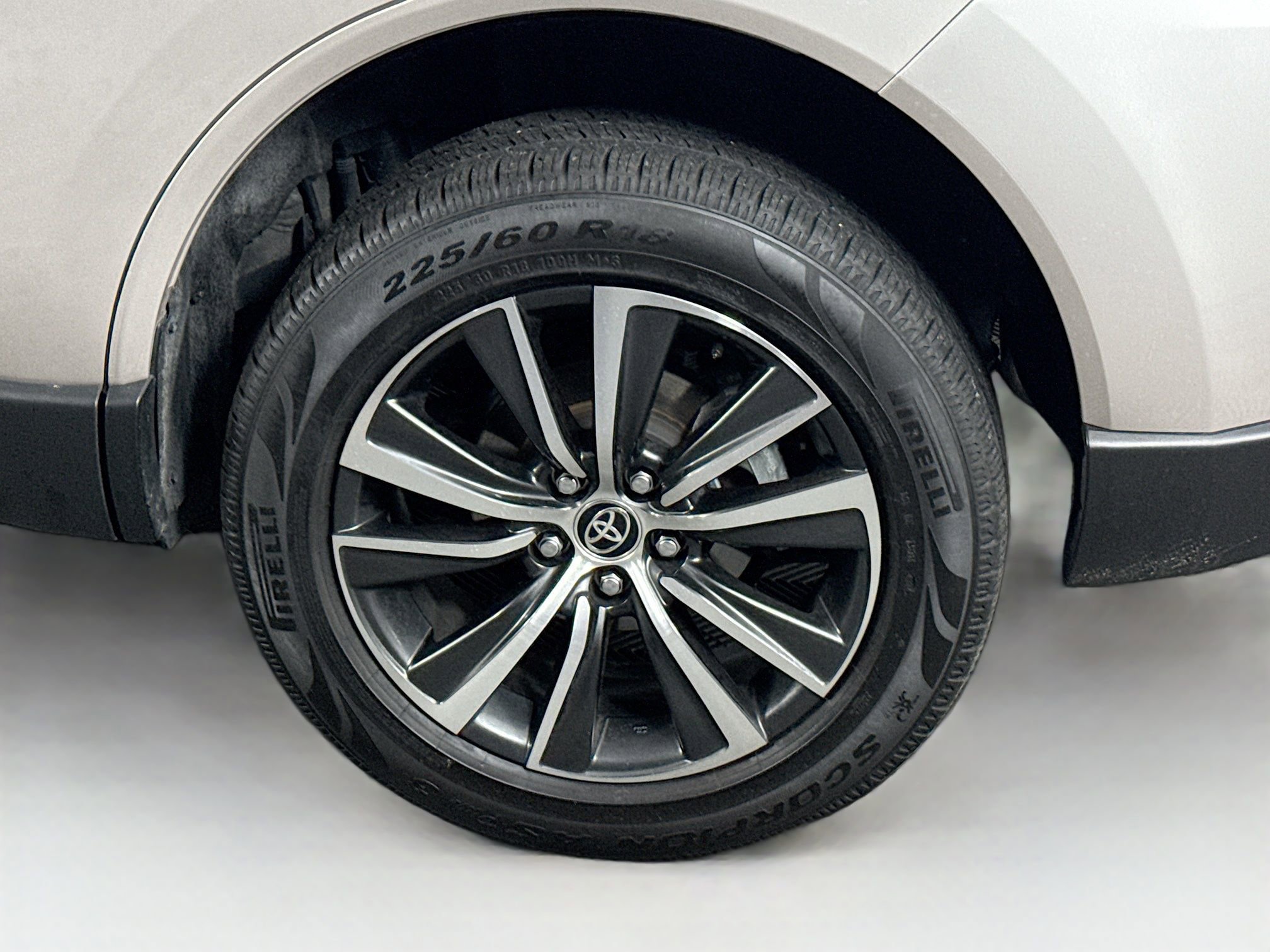 Certified 2024 Toyota Venza LE image 10